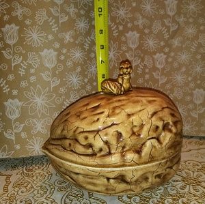 Squirrel Sitting on Walnut Lidded Dish Bowl